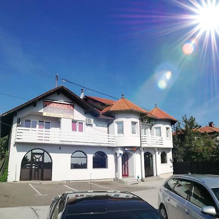 Prenociste Samir Hotel Gradacac ภายนอก รูปภาพ