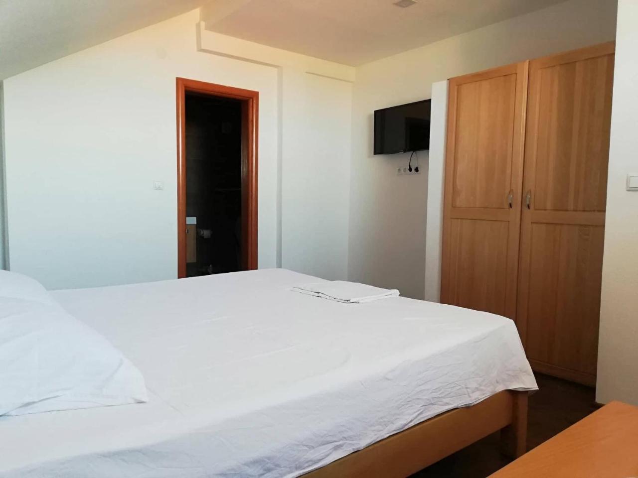 Prenociste Samir Hotel Gradacac ภายนอก รูปภาพ